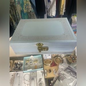 💙Great USED Condition 1950’s Jewelry Box W/Key